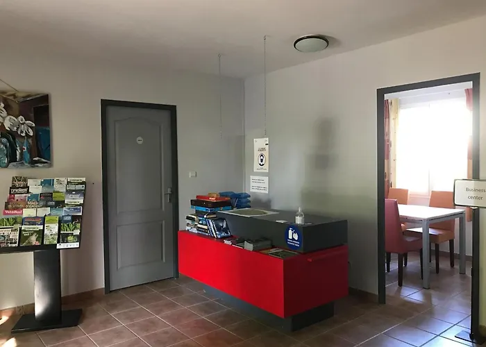 Сasa de vacaciones In Near Golf Course Les Forges (Deux-Sevres)