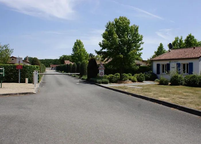 Сasa de vacaciones In Near Golf Course