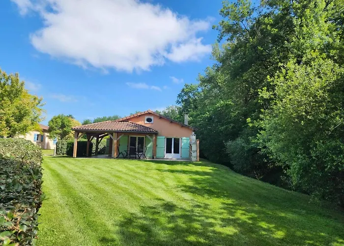 Сasa de vacaciones In Near Golf Course